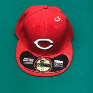 Brand new Cincinnati reds hat 7 1/4